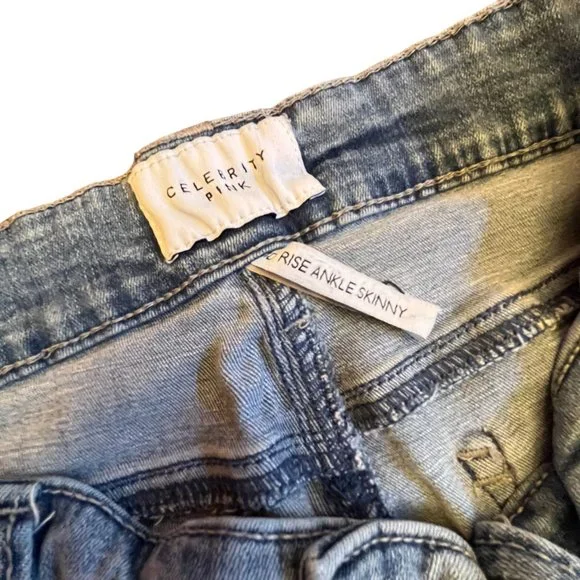Celebrity Pink Junior Jeans Stretch Low Rise Distressed Sz 7 Waist 26 Length 28 - Picture 7 of 8